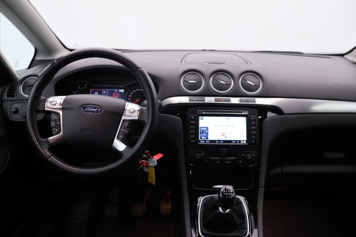 Ford S-MAX 2,0 TDCI 103KW 7 MÍST KLIMA