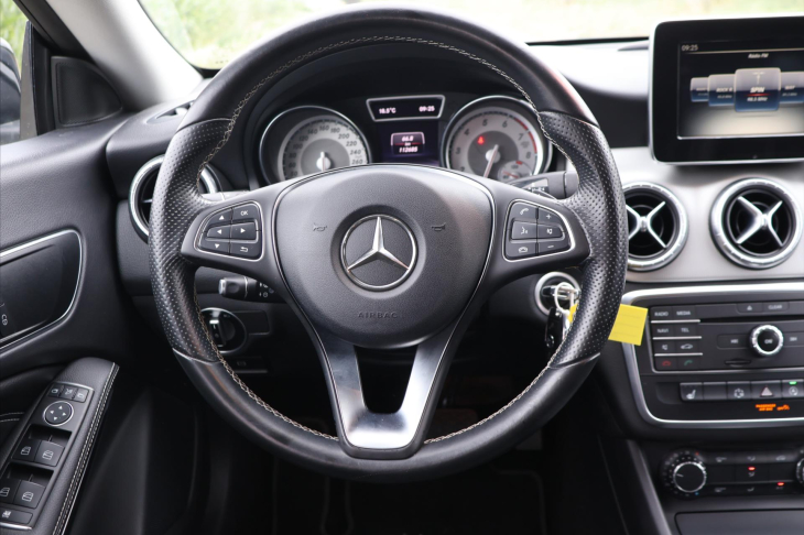 Mercedes-Benz CLA 2,0 250 155kW 4Matic Xenon