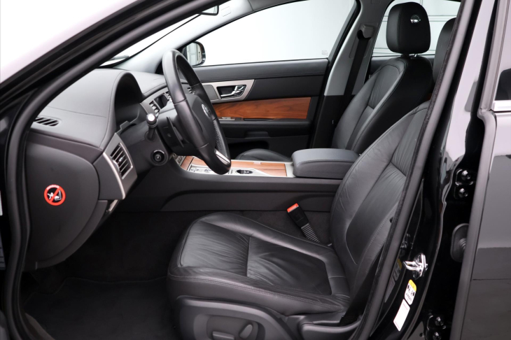 Jaguar XF 3,0 D 155kW Luxury