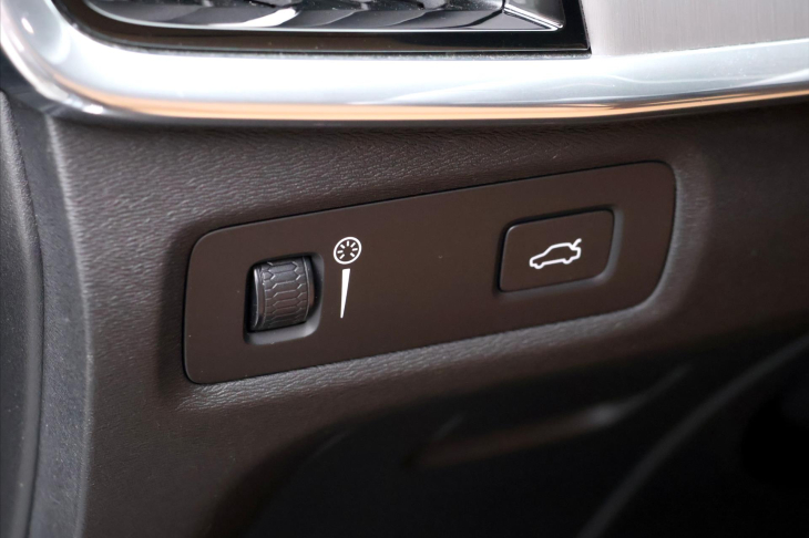Volvo V90 2.0 D3 110kW Momentum LED