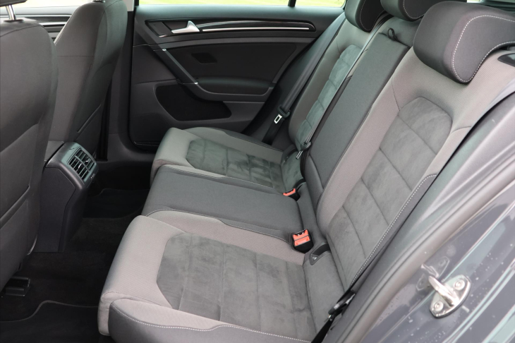 Volkswagen Golf 1,5 TSI 110kW DSG Highline DPH