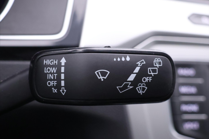 Volkswagen Passat 1,6 TDI Comfortline Navi DPH