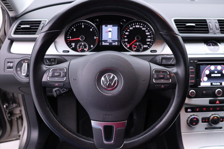 Volkswagen Passat 1,6 TDI Highline Xenon