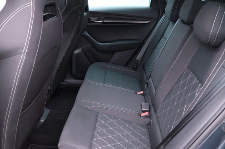 Škoda Karoq 2,0 TSI DSG Sportline 4x4 Pan