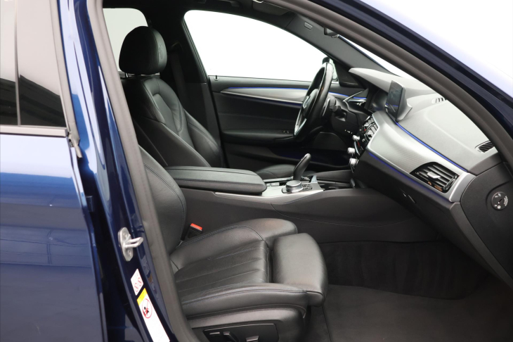 BMW Řada 5 3,0 530d xDrive 195kW M-paket