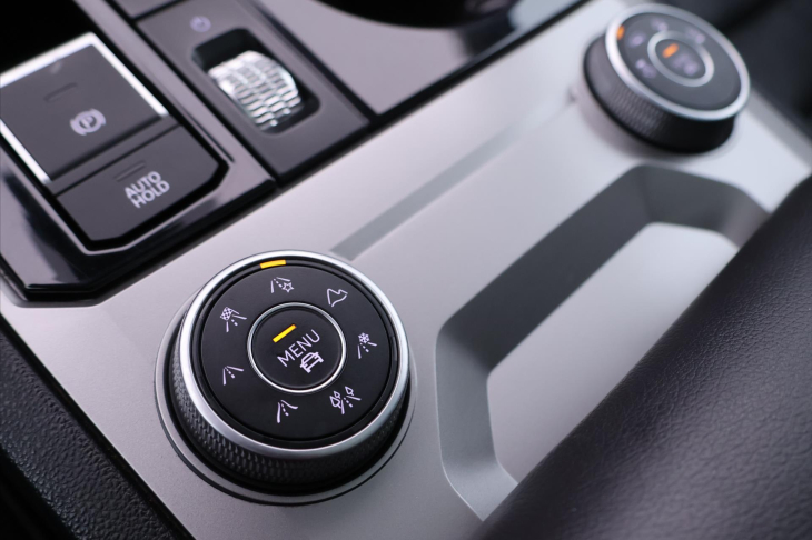 Volkswagen Touareg 3,0 TDI V6 210kW 4M CZ DPH