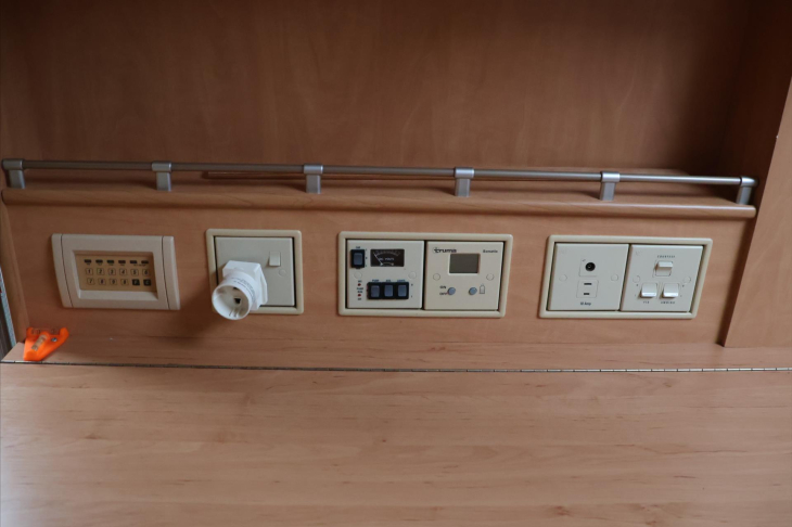 Coachmen Ostatní Caravan VIP 460/2 obytný přívěs