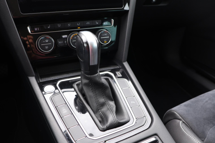 Volkswagen Passat 2,0 TDI DSG Elegance Navi