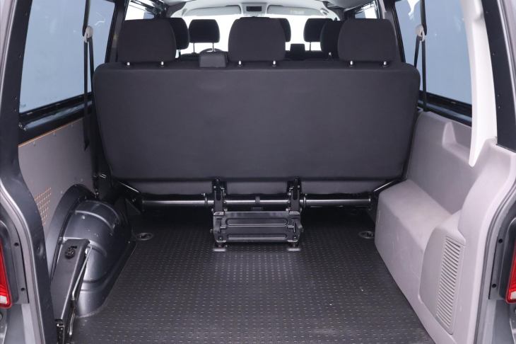 Volkswagen Transporter 2,0 TDI 110kW 9-Míst CZ DPH