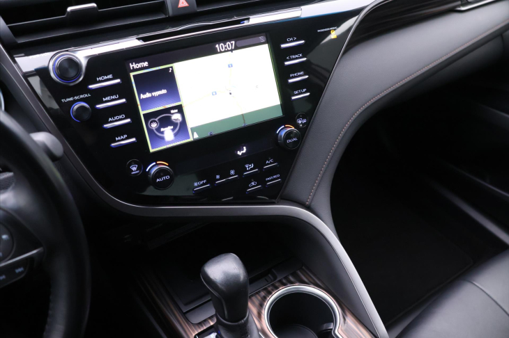 Toyota Camry 2,5 Hybrid 131kW Executive CZ