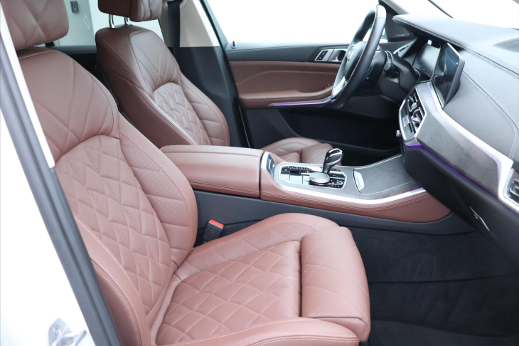 BMW X5 3,0 210kW XDrive30d CZ DPH