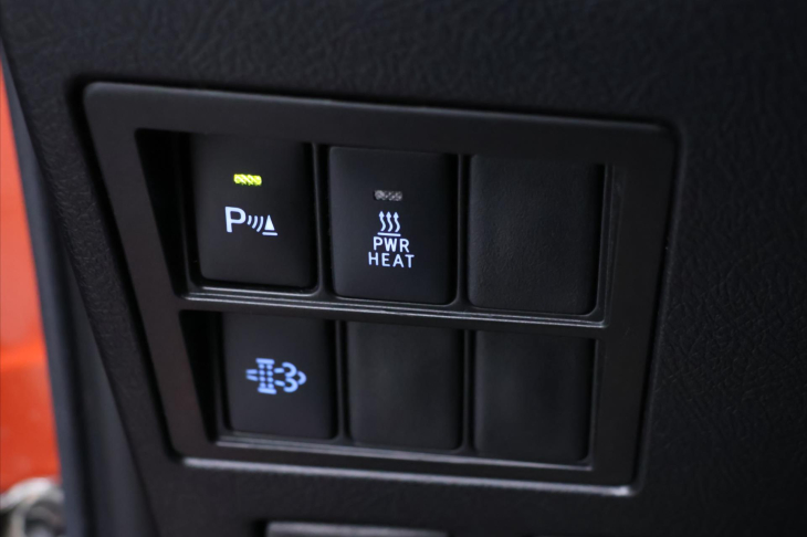 Toyota Hilux 2,8 D-4D 150kW Executive DPH