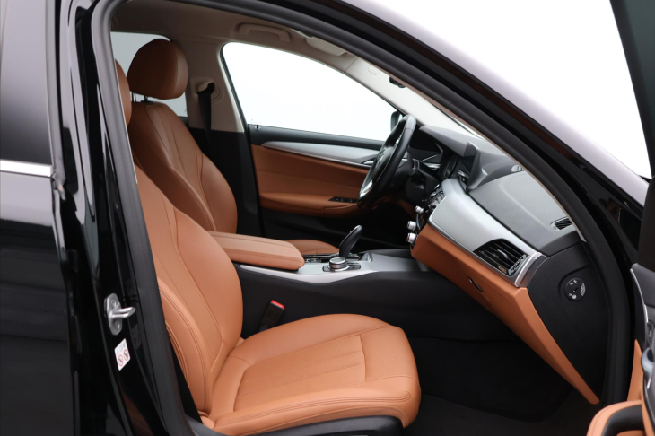 BMW Řada 5 2.0 D 140kW xDrive AT CZ