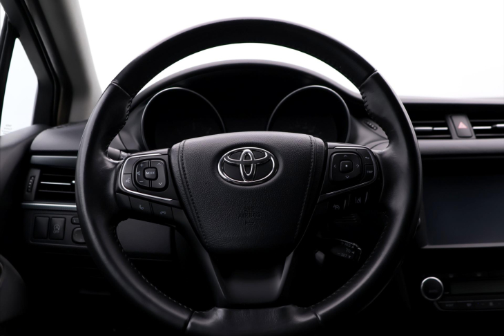 Toyota Avensis 2,0 D-4D 105kW Aut.klima CZ