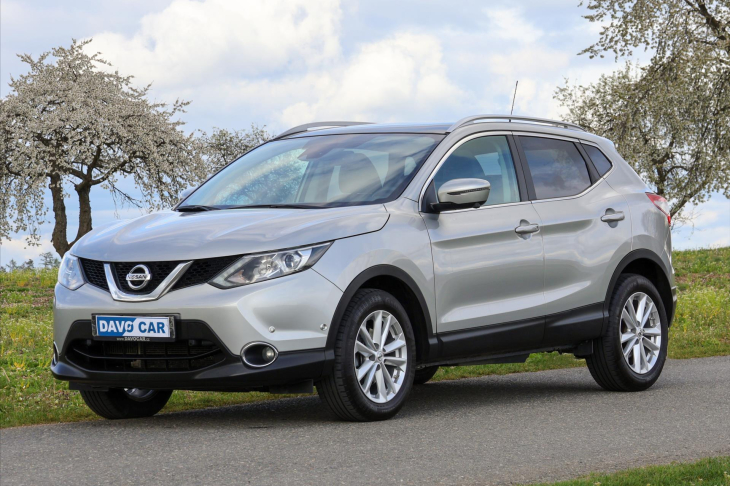 Nissan Qashqai 1,2 DiG-T 85 kW Panorama Tekna