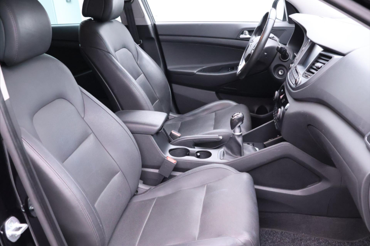 Hyundai Tucson 1,7 CRDI Xpossible Navi 1.Maj