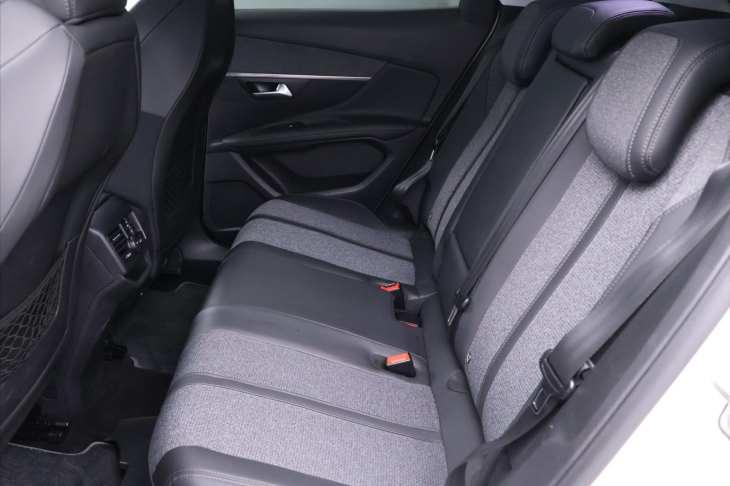 Peugeot 3008 2,0 HDI 110kW Allure LED CZ