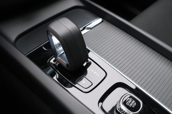 Volvo XC60 2,0 B4 145KW AWD MOMENTUM