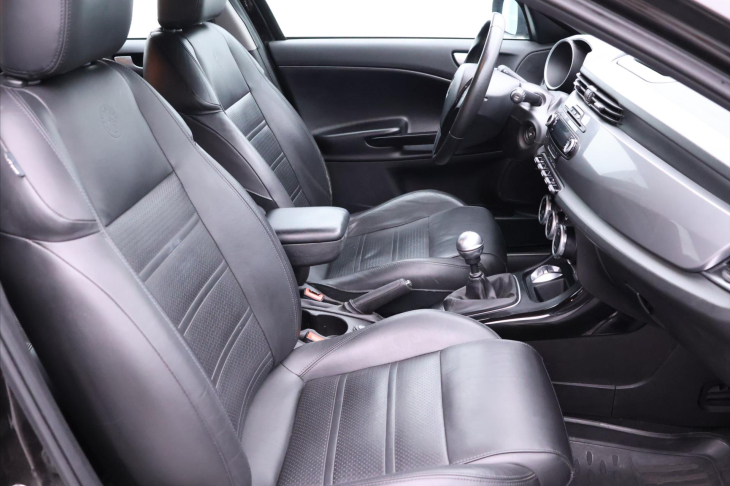 Alfa Romeo Giulietta 1,6 JTD 77kW Distinctive Kůže