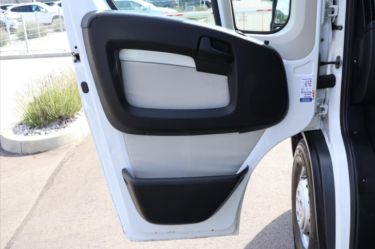 Peugeot Boxer 2,2 HDI 110kW CZ 10 Palet