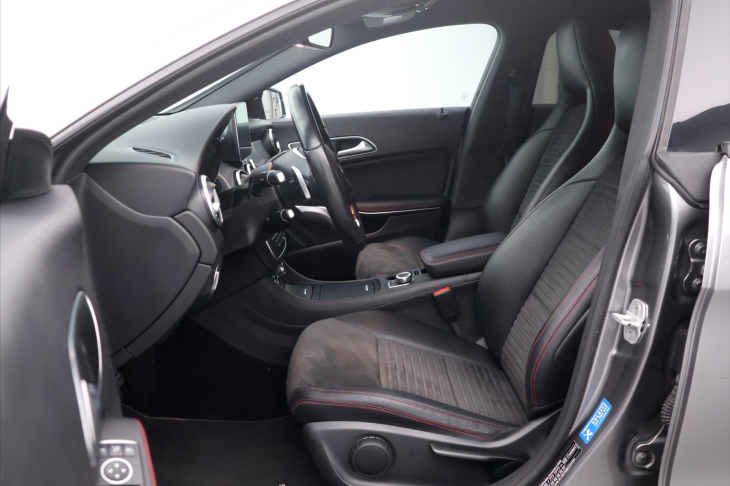 Mercedes-Benz CLA 1,6 200 115kW SB AMG Line