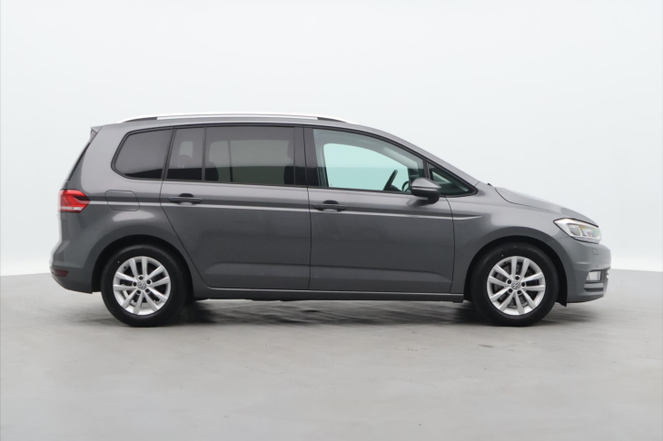 Volkswagen Touran 1,6 TDI DSG Panorama LED 1.Maj