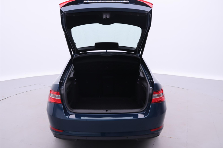 Škoda Superb 2,0 TDI DSG CZ 1.Maj LED DPH