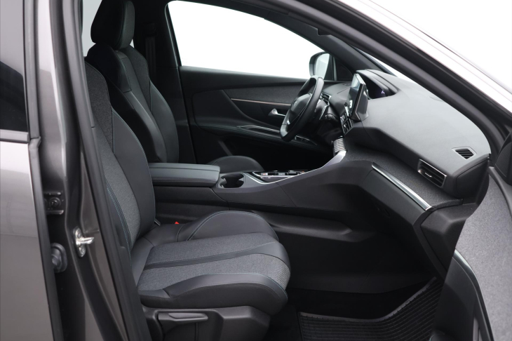 Peugeot 5008 1,5 HDi 130k Aut CZ 7-Míst DPH