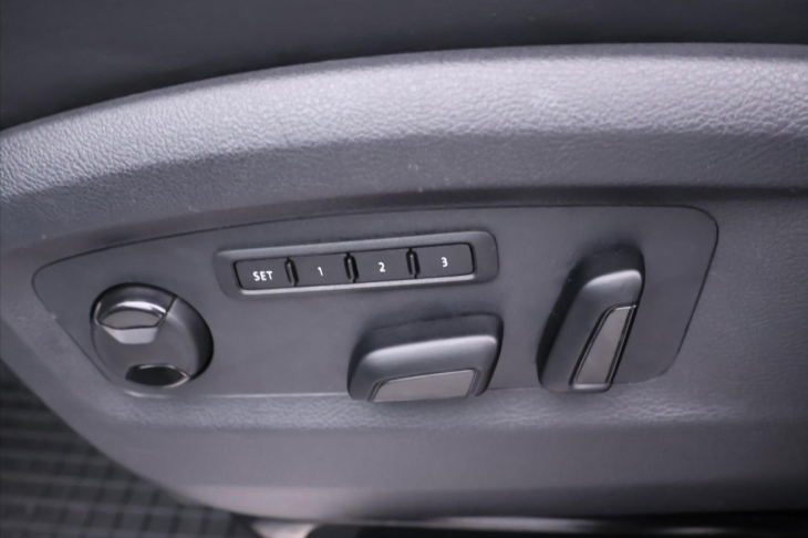 Volkswagen Multivan 2,0 TDI 150kW DSG 4M CZ Bulli