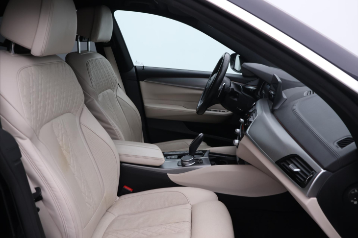 BMW Řada 6 3,0 250kW 640i xDrive GT CZ DPH