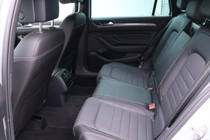 Volkswagen Passat 2,0 TDI 110kW DSG R-line 1.Maj