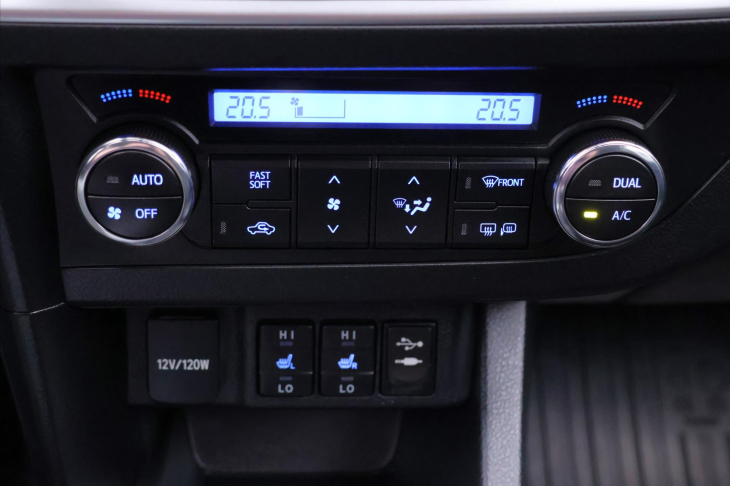 Toyota Auris 2,0 D-4D CZ Sports 1.Maj Tažné