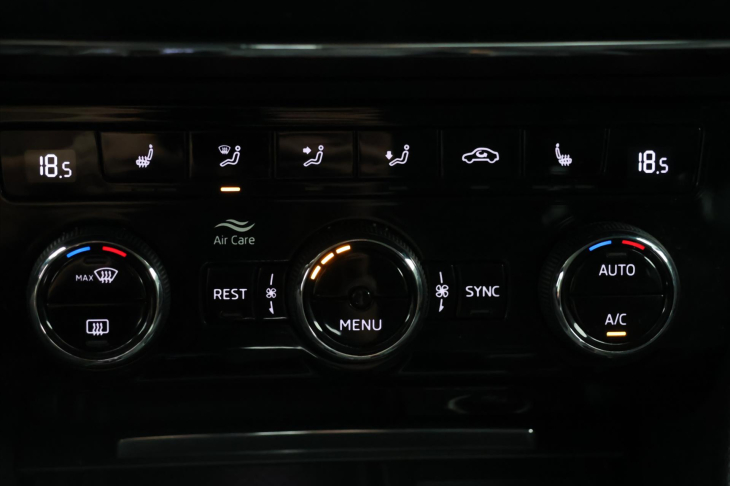 Škoda Superb 2,0 TDI DSG 4x4 CZ Scout DPH