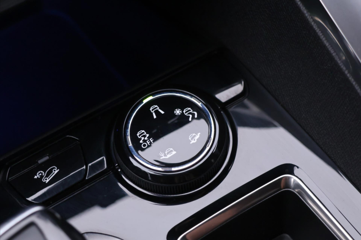 Peugeot 3008 2,0 HDI 130 kW CZ Kůže GT