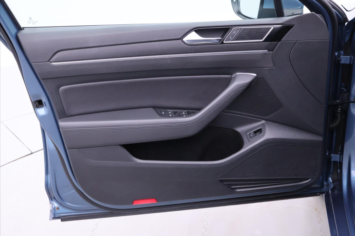 Volkswagen Passat 2,0 TDI 110kW Highline LED CZ