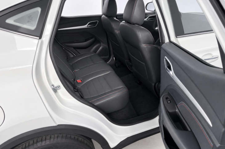 MG ZS 1,0 TGI 82 KW Exclusive CZ