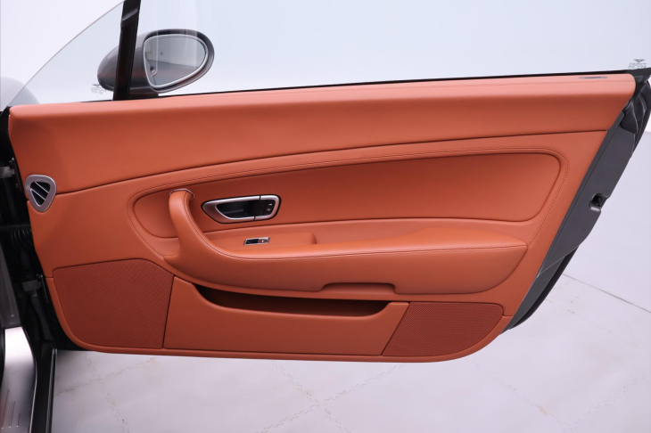Bentley Continental GT 6,0 i W12 412kW Serviska DPH