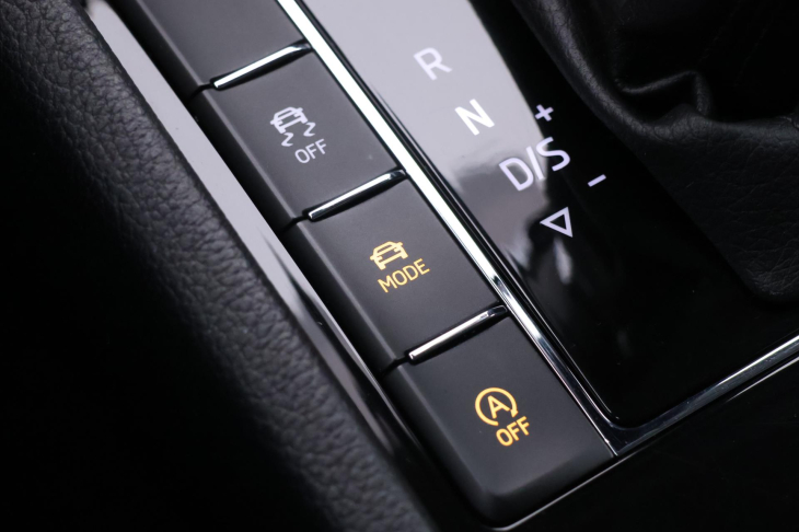 Škoda Superb 2,0 TDI 140kW DSG L&K Xenon