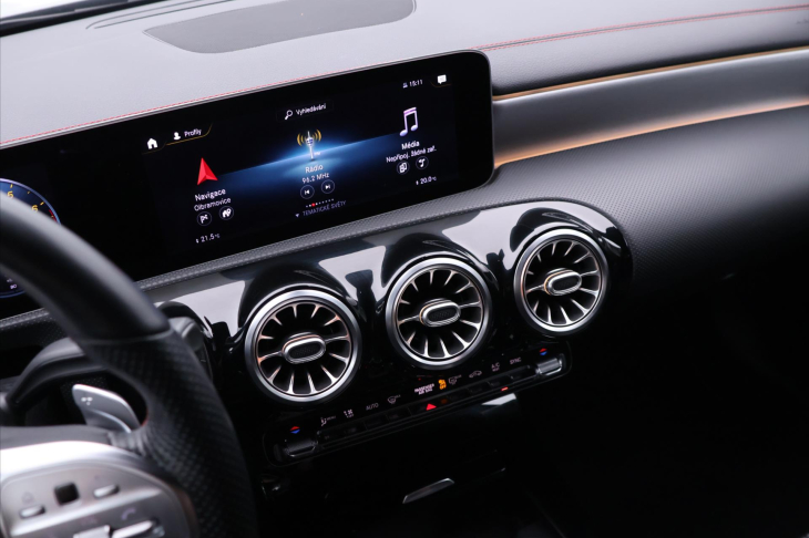 Mercedes-Benz CLA 1.3 180 100kW AMG LINE CZ DPH