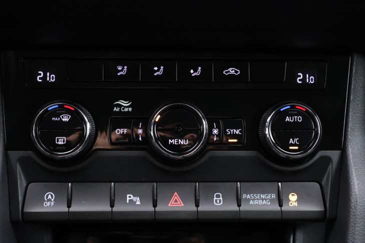 Škoda Karoq 2,0 TDI DSG Ambition DPH