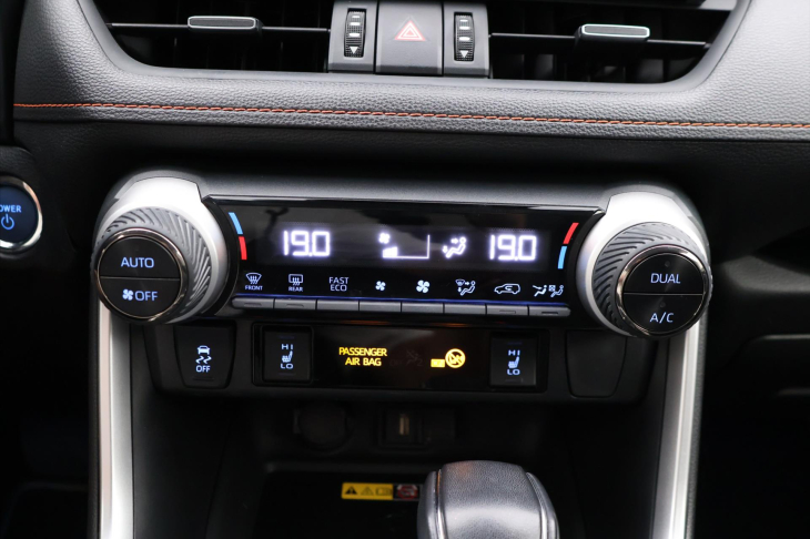 Toyota RAV4 2,5 Hybrid 131kW Adventure 4WD CZ