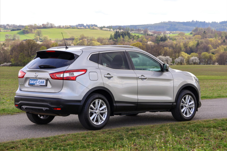 Nissan Qashqai 1,2 DiG-T 85 kW Panorama Tekna