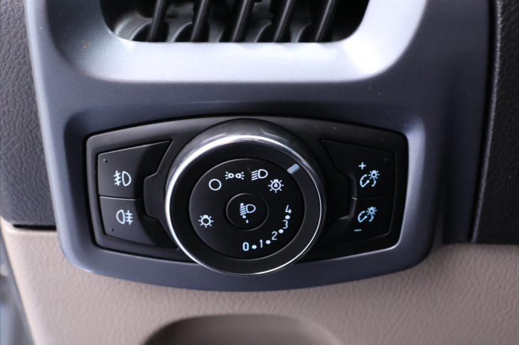 Ford Tourneo Custom 2,2 TDCi 114kW CZ L2 Titanium