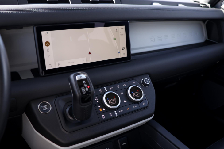 Land Rover Defender 3,0 D200 110 S 147kW CZ DPH Záruka