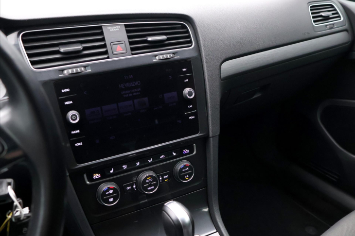 Volkswagen Golf 1,0 TSI 81kW DSG Navi 1.Maj