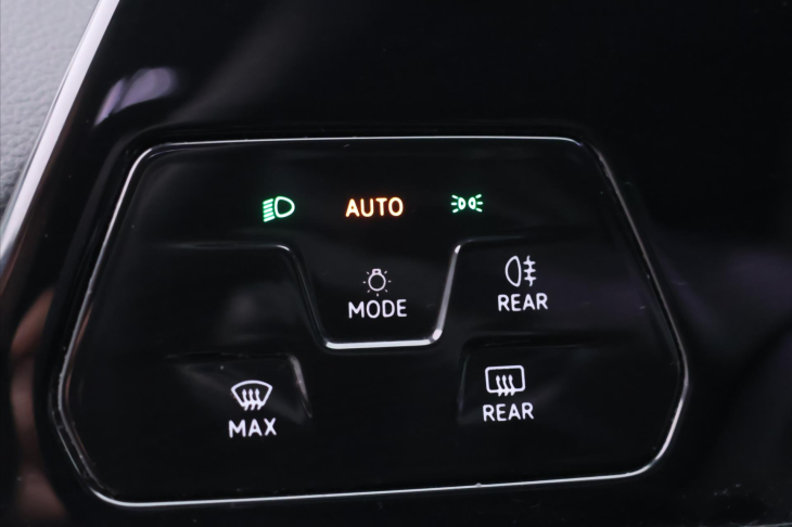 Volkswagen Golf 1,5 TSI 110kW DSG CZ 1.Maj DPH