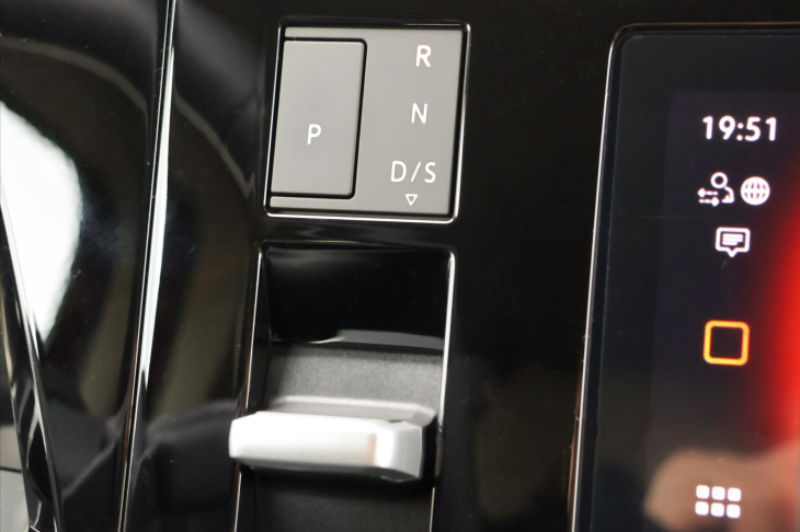 Volkswagen Multivan 2,0 TDI DSG Long Style 7-Míst