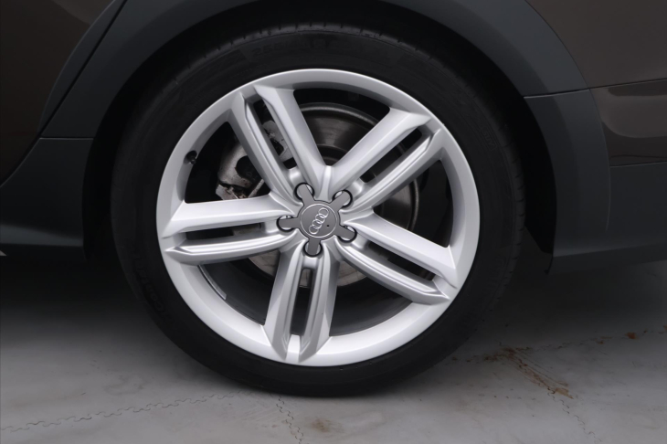 Audi A6 Allroad 3.0 TDI 230kW Quattro S-tronic CZ