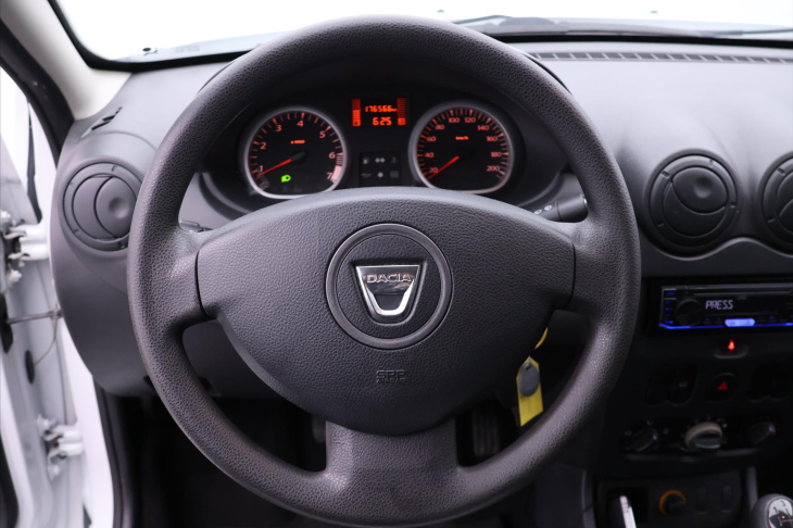 Dacia Duster 1,6 16V 77kW Serv.kn. Tažné