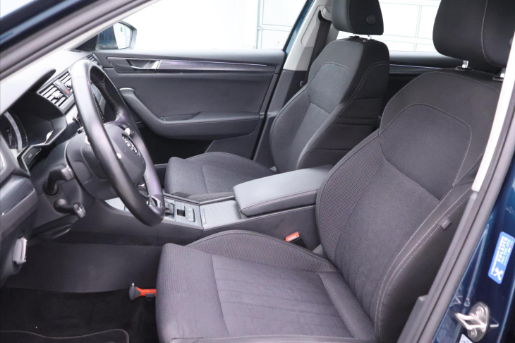 Škoda Superb 1,5 TSI DSG Business 1.Maj DPH